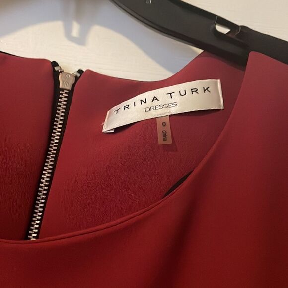 Trina Turk Red and Black Color Block Sheath Dress Size 6 work dress - Picture 2 of 7